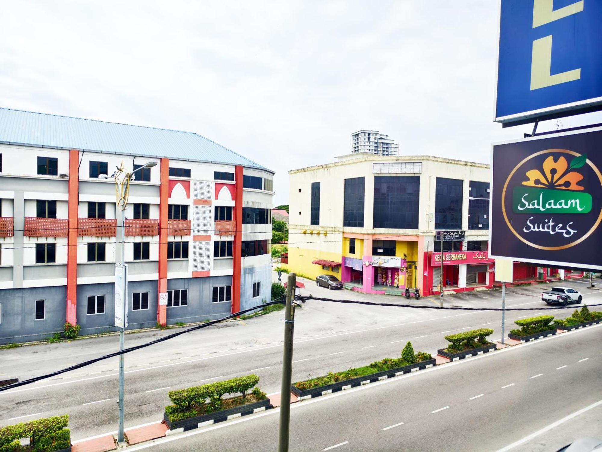 Salaam Suites Hotel Kota Bharu Exterior photo