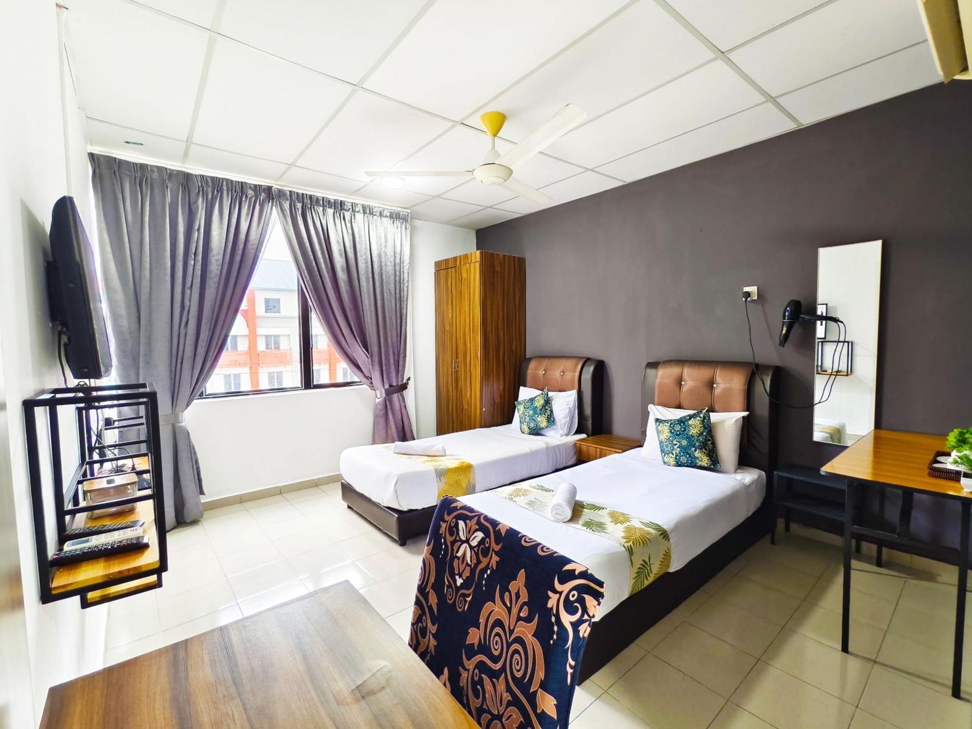 Salaam Suites Hotel Kota Bharu Exterior photo