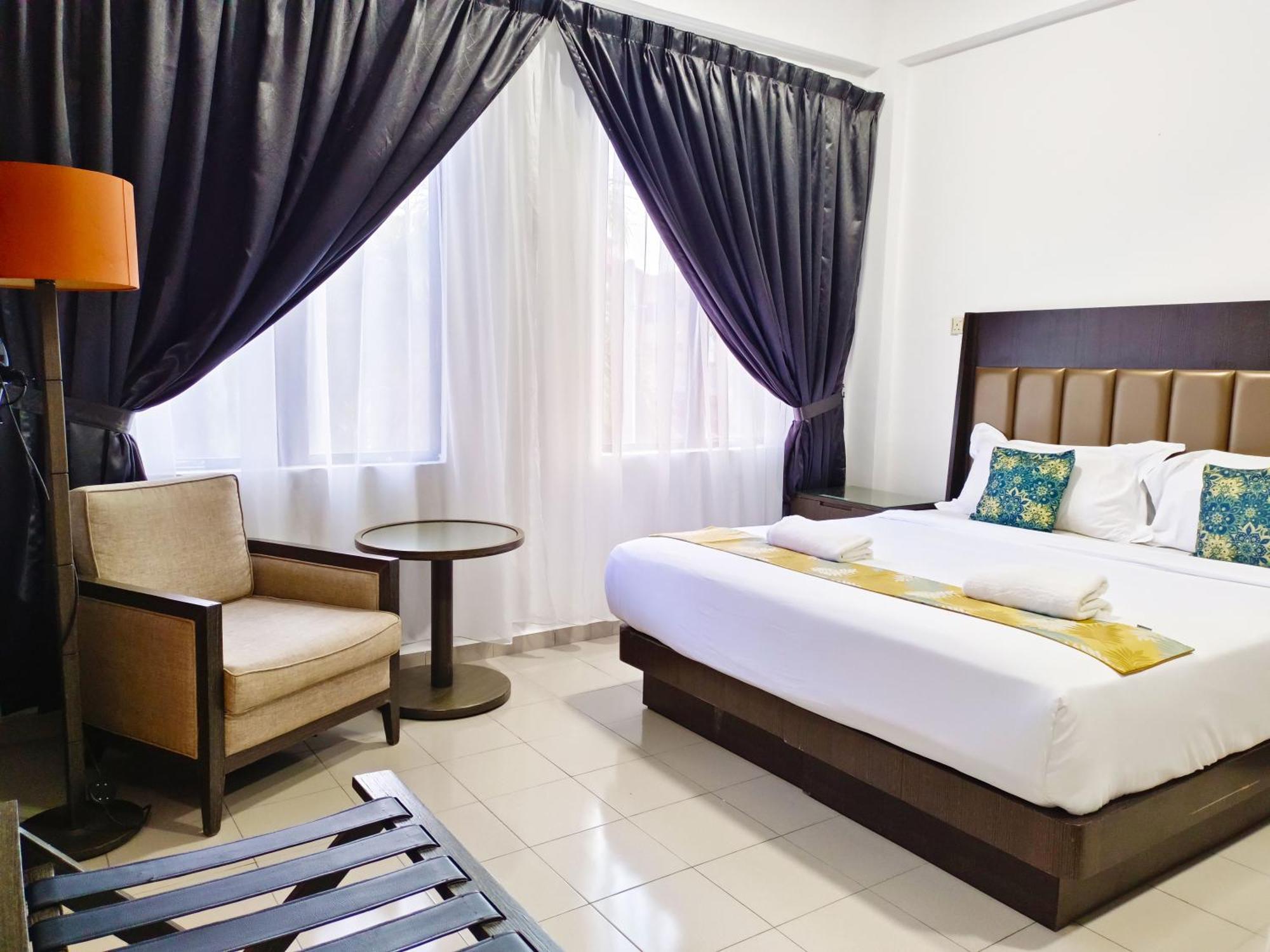 Salaam Suites Hotel Kota Bharu Exterior photo