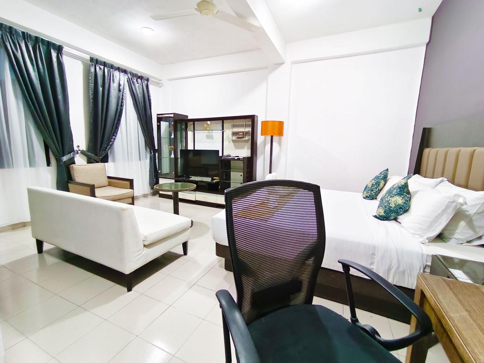 Salaam Suites Hotel Kota Bharu Exterior photo